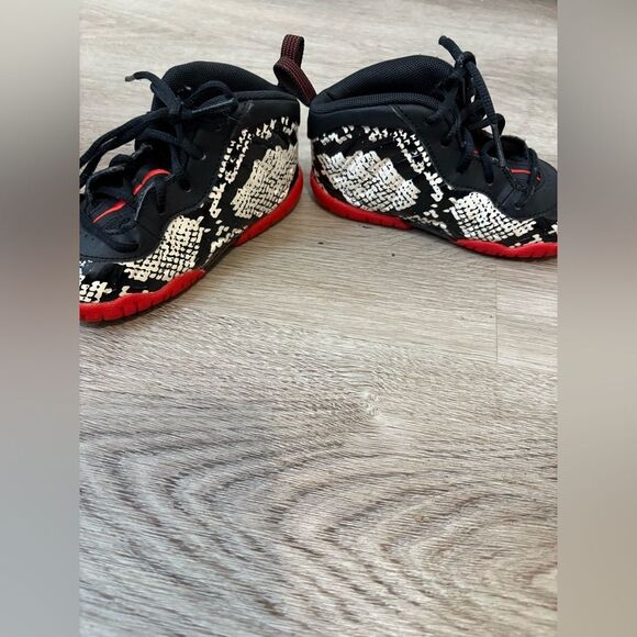 Nike toddler sneakers - Picture 4 of 8